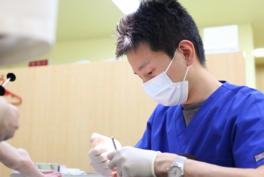 院長・歯科医師　福田慎之介