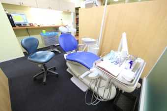 清潔に保たれた診療室